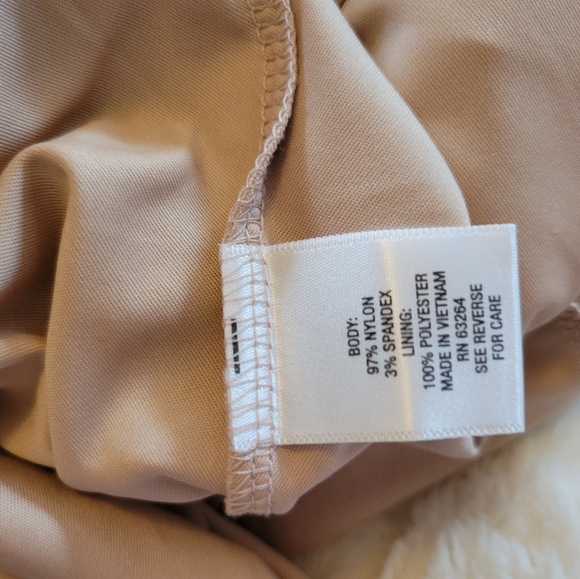 Black Lace Dress Tan Unerlay - Picture 9 of 10